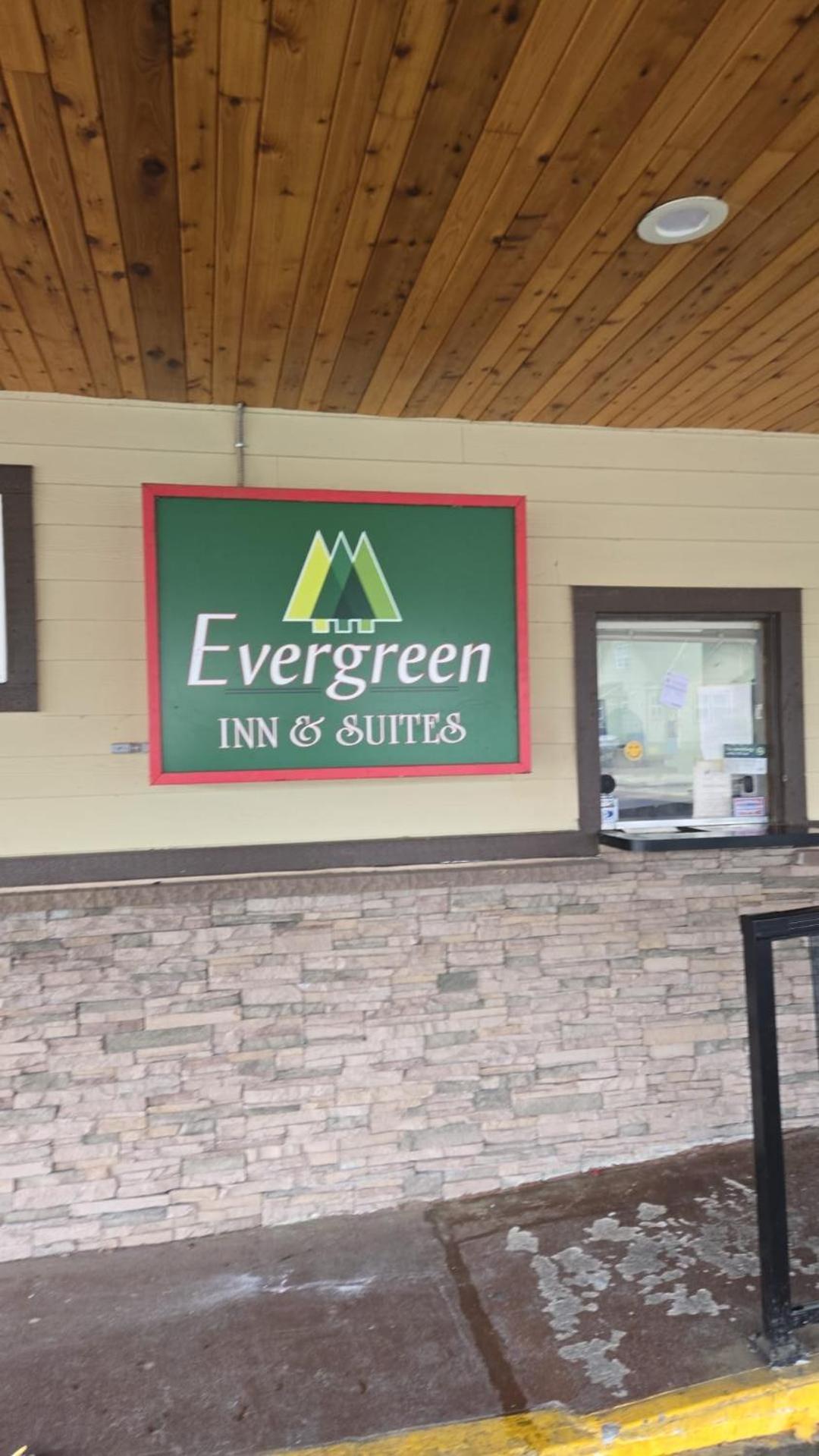 Evergreen Inn & Suites Portland (Adults Only) Exterior photo